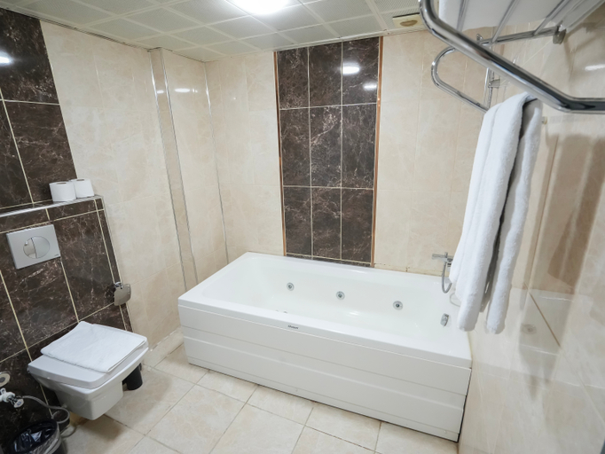 Bathroom 4, No 139 Apartments Istanbul, Şişli
