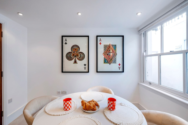 Room 4, The Urban Minimalist- Notting Hill 2 Bed, London