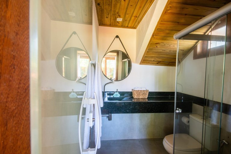 Bathroom 4, Mayim Villa, Maraú