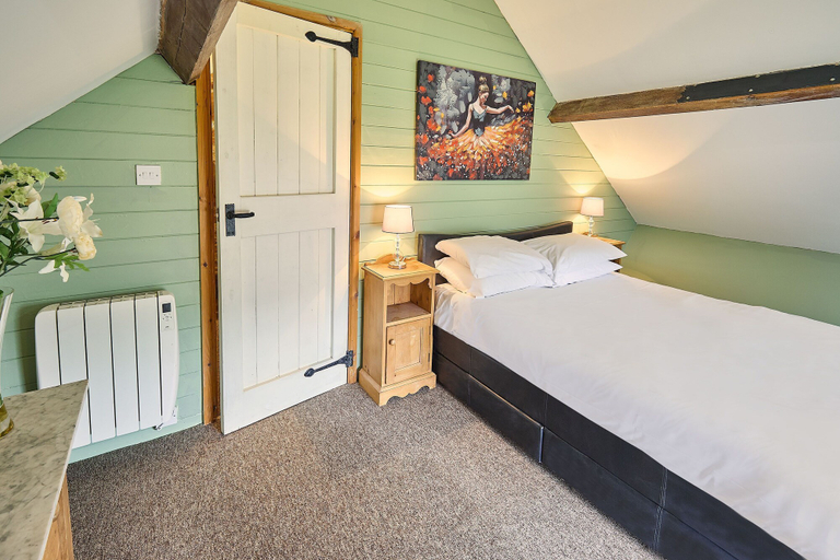 Room 4, Host Stay Granary Barn, Norfolk