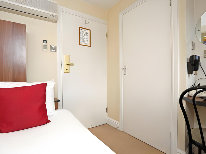 Bedroom 3, Elysee Hyde Park, London