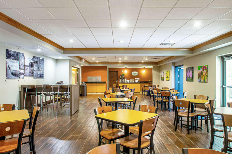 Food & Drinks, Sleep Inn & Suites Madison Area, Dane