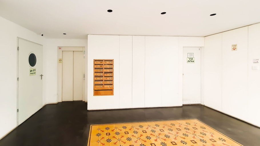 Others 4, Exclusive 3BDR Near Rothschild TL40