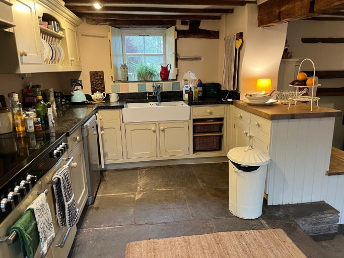 Others 5, The Hillis Farmhouse - 6 Bed - Sleeps 11 - Pets, Powys
