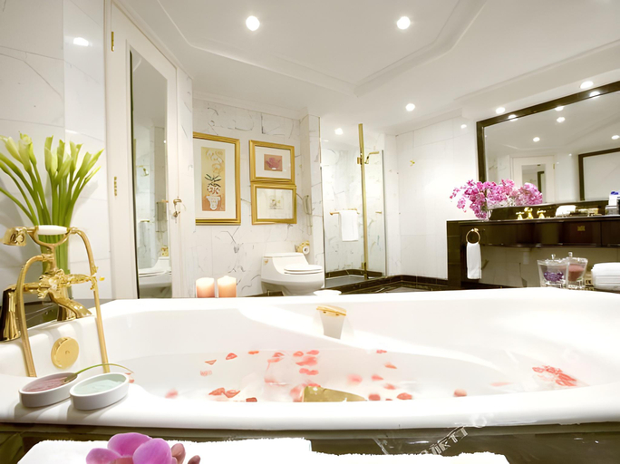 Bathroom 5, New Orient Landmark Hotel, Macao