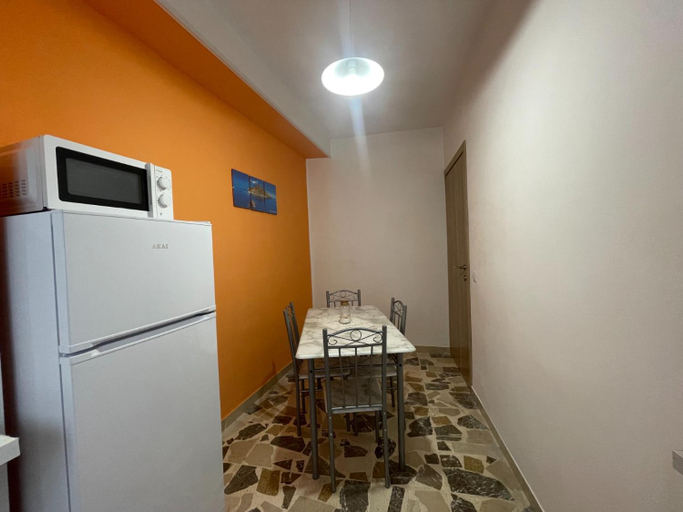 Others 3, La casa di Aba, Messina