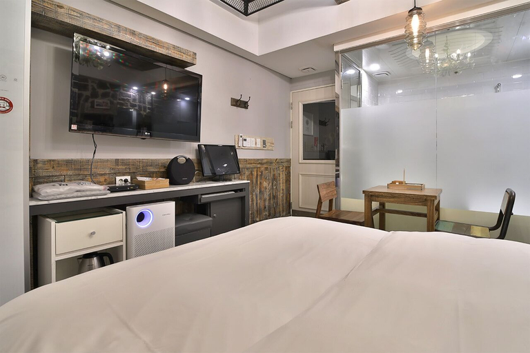 Bedroom 14