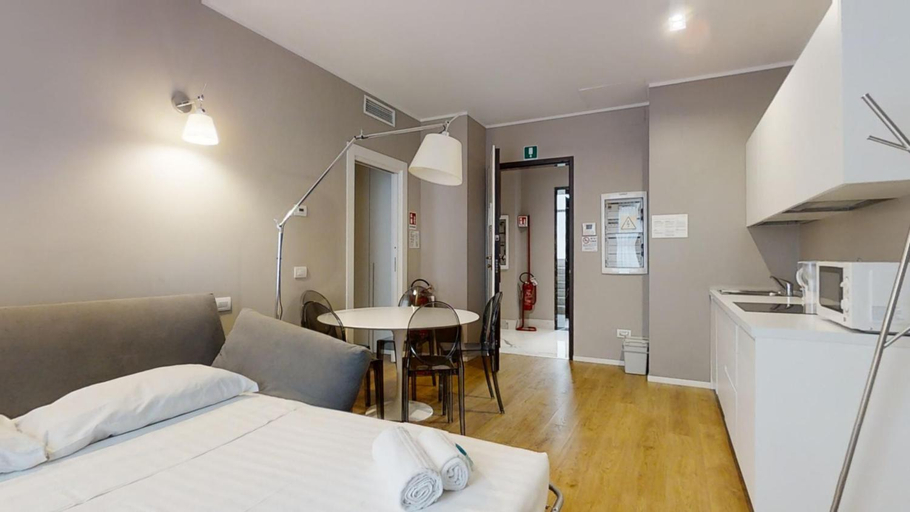 Bedroom 2, Central & Modern Porta Vittoria-Duomo apartments by Rentopolis, Milano