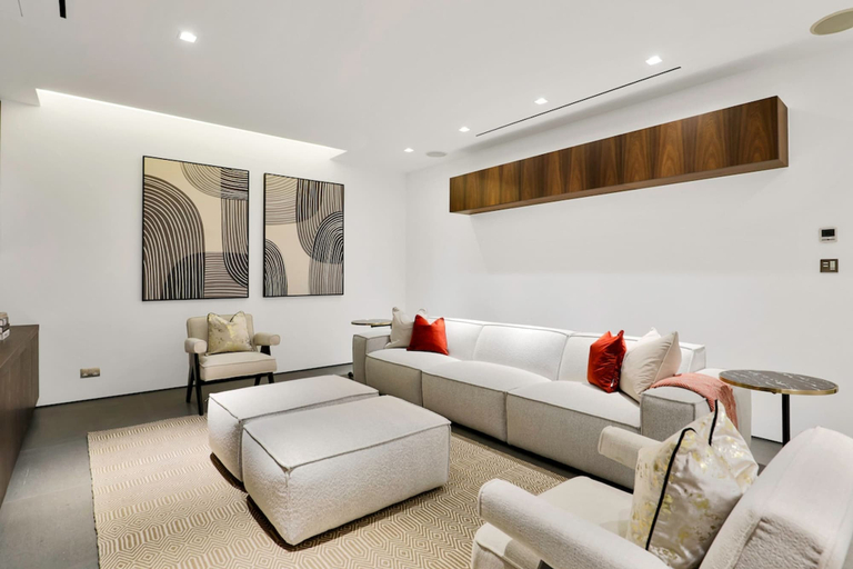 Room 2, Paddington Luxury 3-bed Mews Private Cinema Gym, London