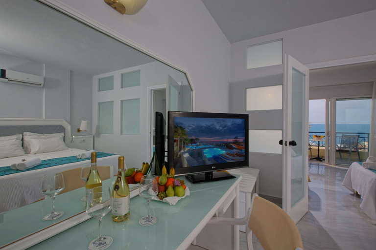 Bedroom 3, Rethymno Mare Royal & Water Park, Crete