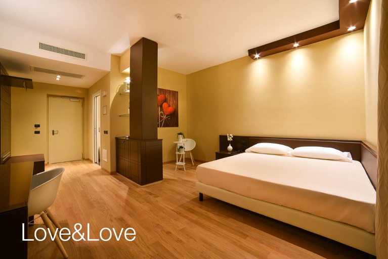 Bedroom 2, Sweet Motel, Bergamo