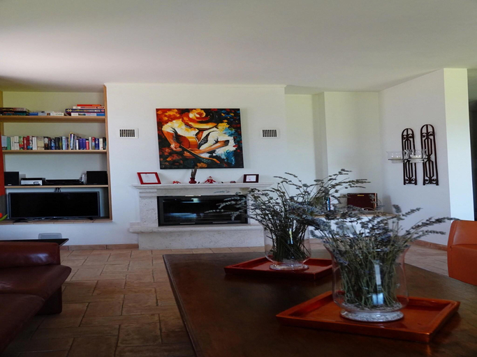 Others 5, Umbrian Escape to Villa, Perugia
