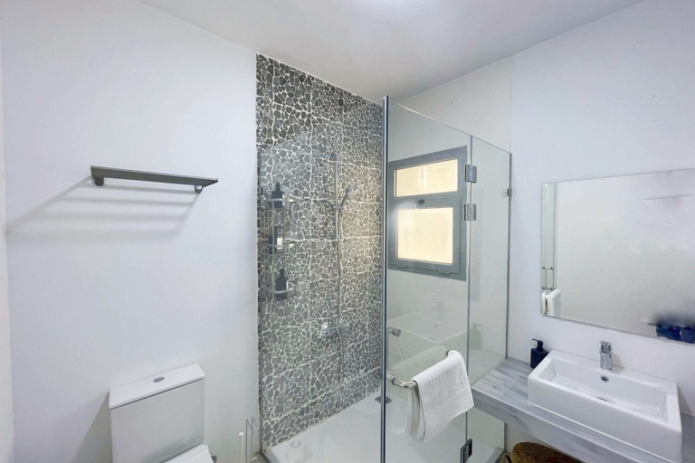 Bathroom 3, Xuru Stays I Charming & Beautifully Styled 3bdr @ Swan Lake Gouna, Al-Ghurdaqah 2