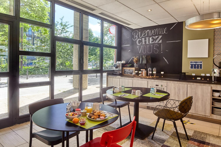 Food & Drinks 4, B&B HOTEL Saint-Quentin-en-Yvelines Centre Gare 4 etoiles, Yvelines