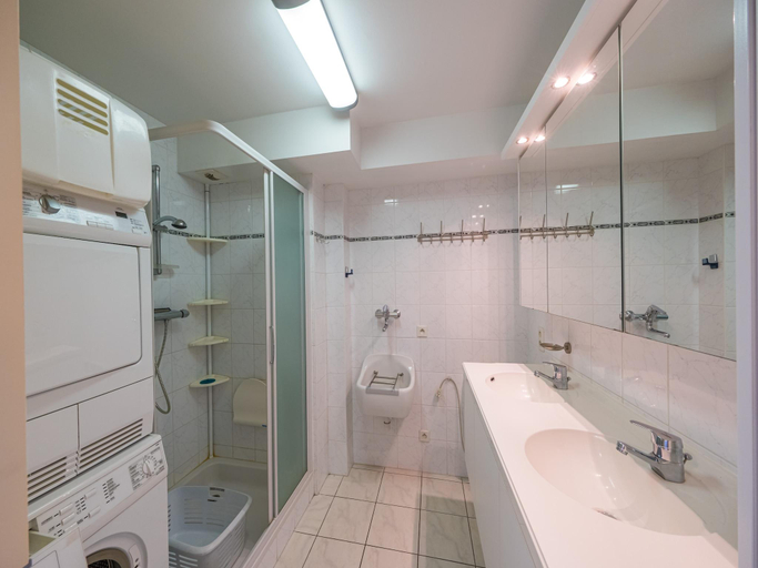 Bathroom 3, Spacious apartment with 3 bedrooms and garage, West-Vlaanderen
