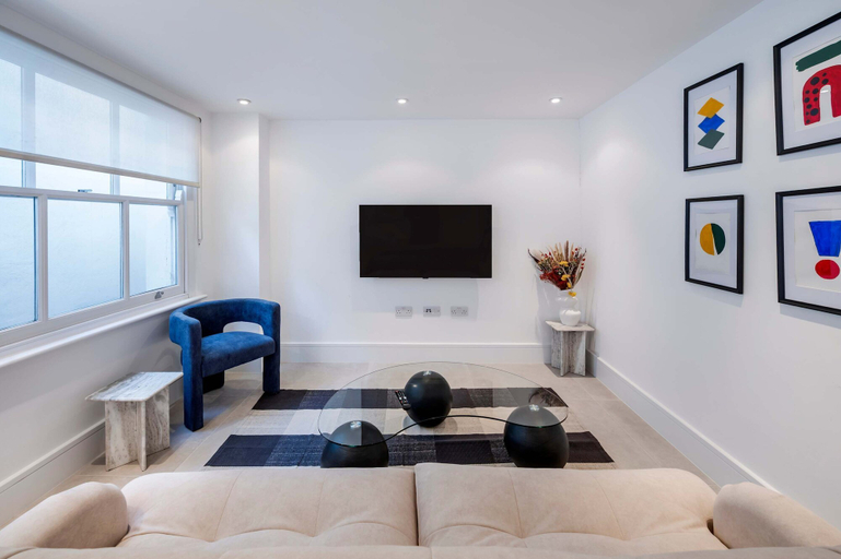 Room 3, The Urban Minimalist- Notting Hill 2 Bed, London