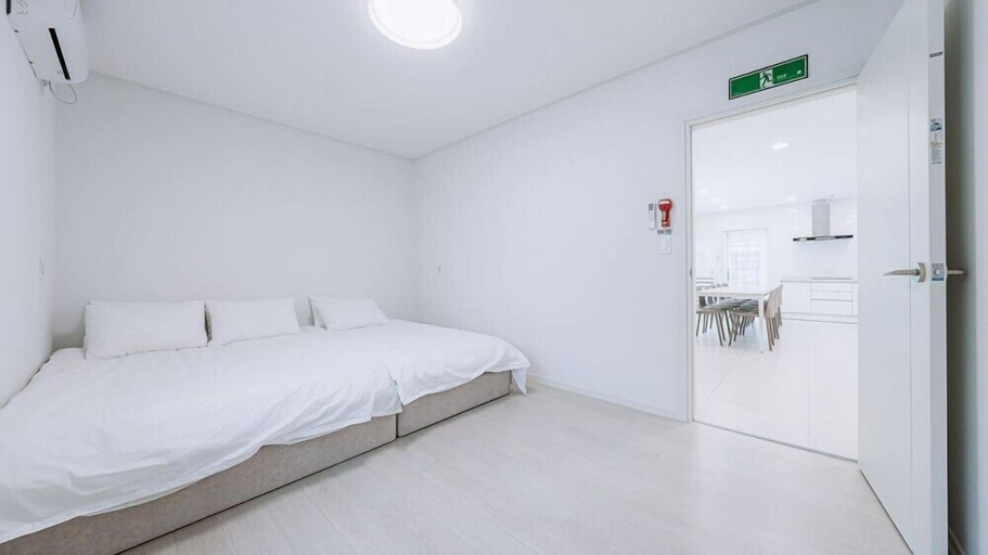 Bedroom 5, Rainbow Friends, Gapyeong