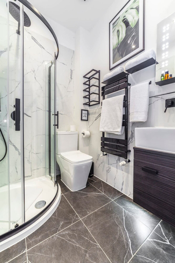 Room 3, Lovely Studio in Earls Court, London