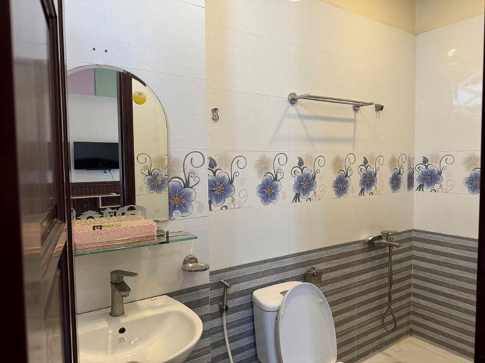Bathroom 4, Duy Tân Hotel HCM, Bình Chánh