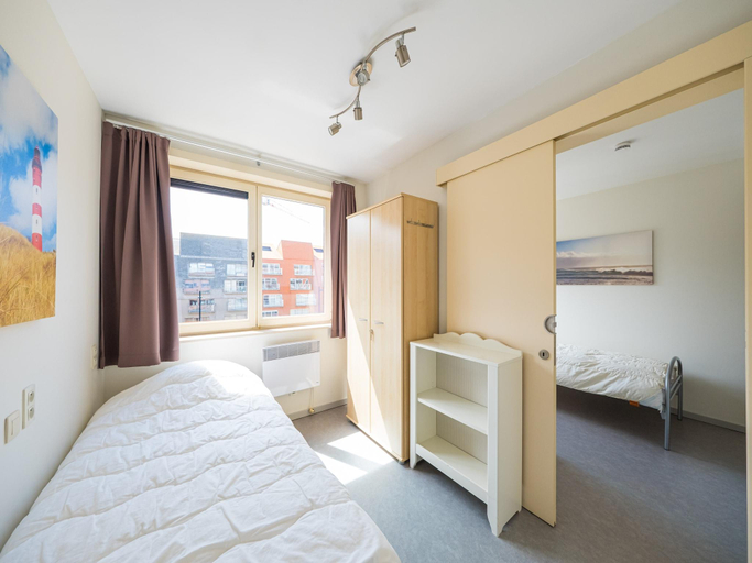 Bedroom 2, Spacious apartment with 3 bedrooms and garage, West-Vlaanderen