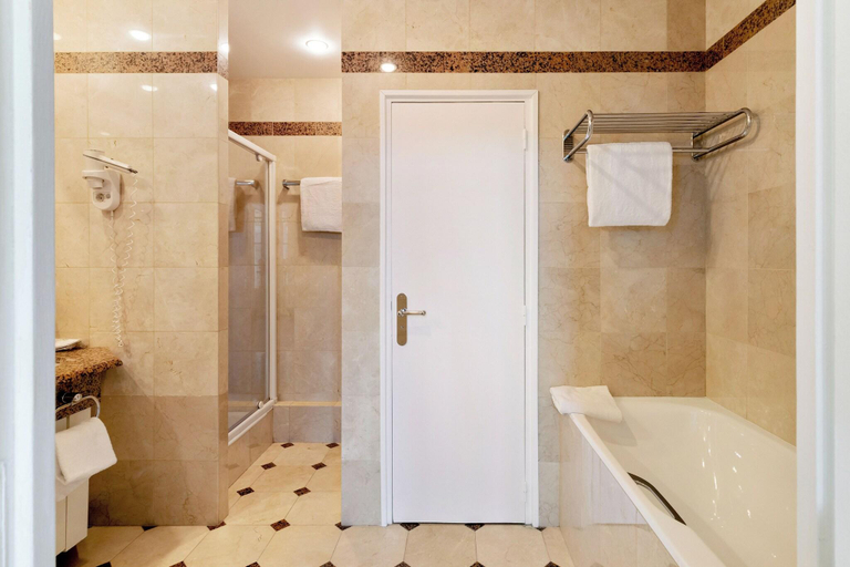 Bathroom 5, Hotel Du Palais Biarritz, Part Of Hyatt, Pyrénées-Atlantiques