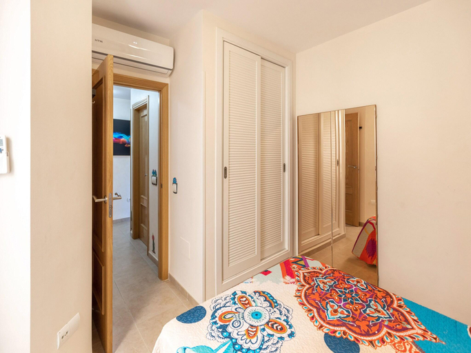 Bedroom 3, Sunny Apartment Near Paseo, Almería