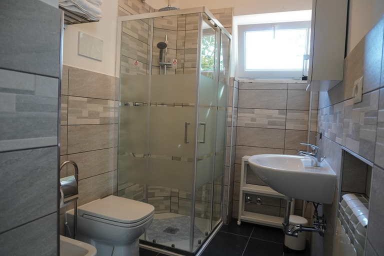 Bathroom 2, ROMANA GUEST HOUSE, Rome