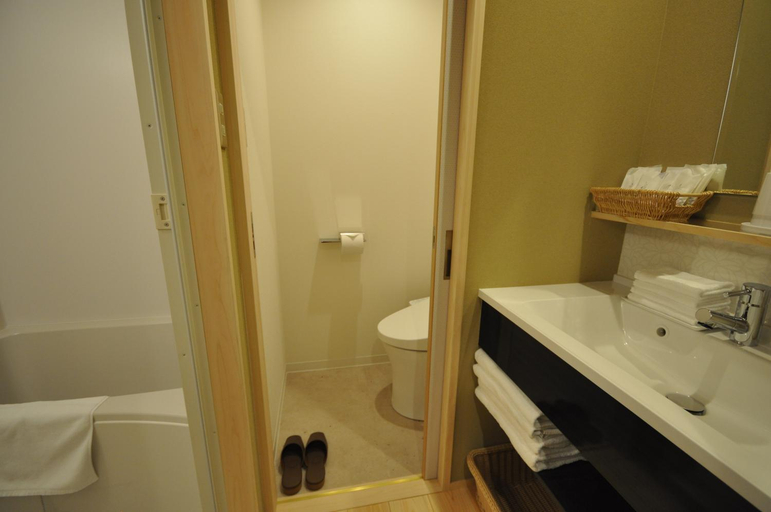 Bathroom 4, Gion Ryokan Karaku, Kyoto