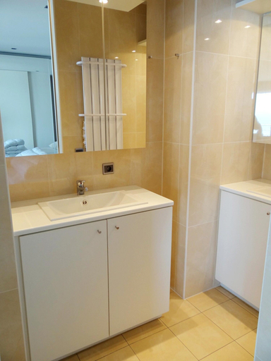 Bathroom 4, Apartment in Nieuwpoort Near Golf Course, West-Vlaanderen