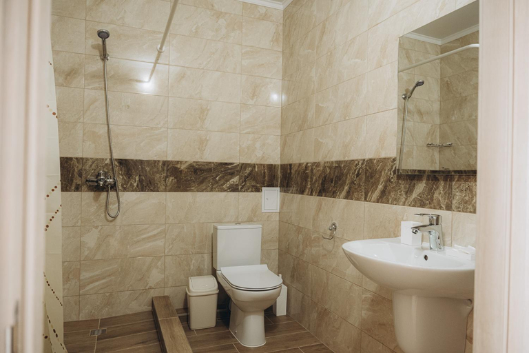 Bathroom 5, Три Слона, Bilhorod-Dnistrovs'kyi