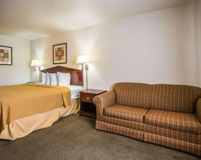 Bedroom 3, Quality Inn Peru near Starved Rock State Park, La Salle