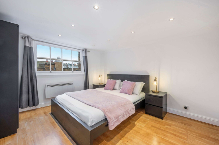 Room 5, Above Beyond - Fitzrovia - by Frankie Says, London