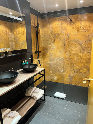 Bathroom 4, CAZAUDEHORE Hôtel Restaurant Gastronomique Terrasse et Jardins, Yvelines