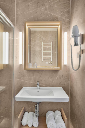 Bathroom 4, Danubius Hotel Raba, Győr