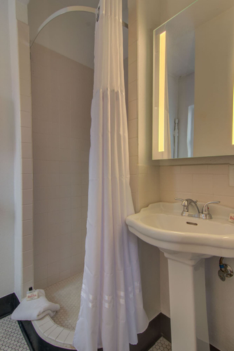 Bathroom 3, Hotel Bristol, Routt