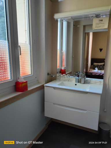 Bathroom 3, Auberge Du Parc, Bouches-du-Rhône