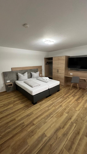Bedroom 4, Hotel am Kirschberg, Gießen