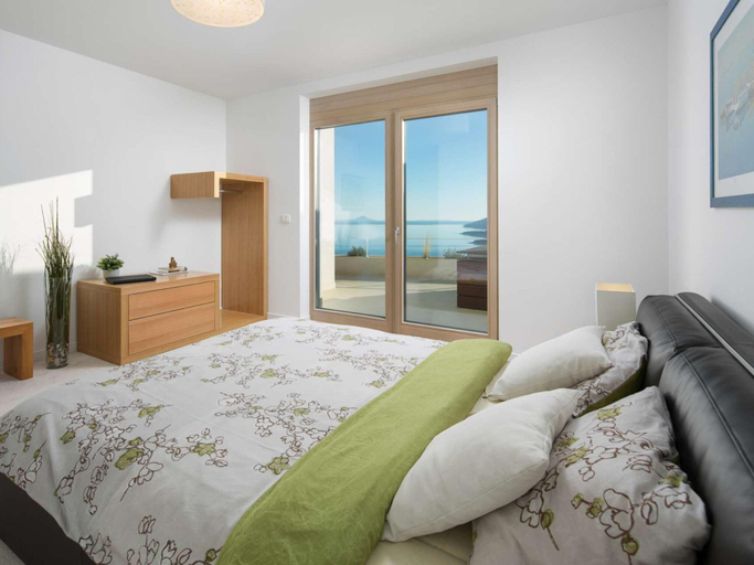 Bedroom 2, Spacious Villa with Pool, Labin