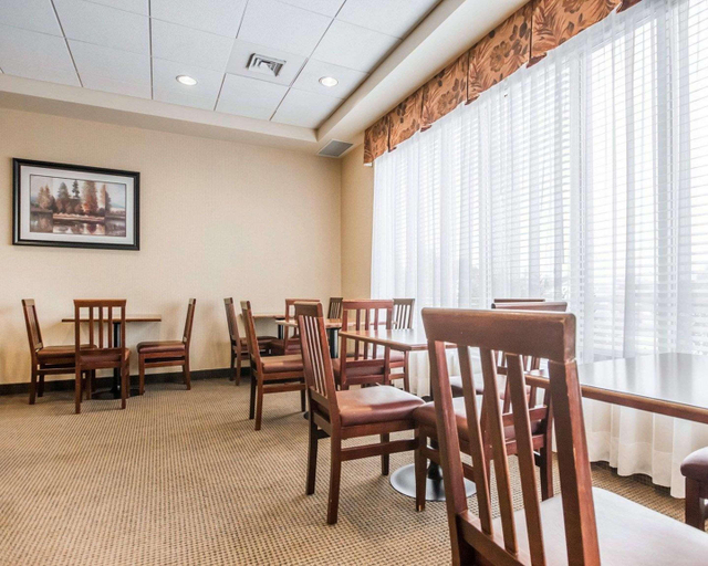 Food & Drinks 5, Comfort Inn Sturgeon Falls, Nipissing