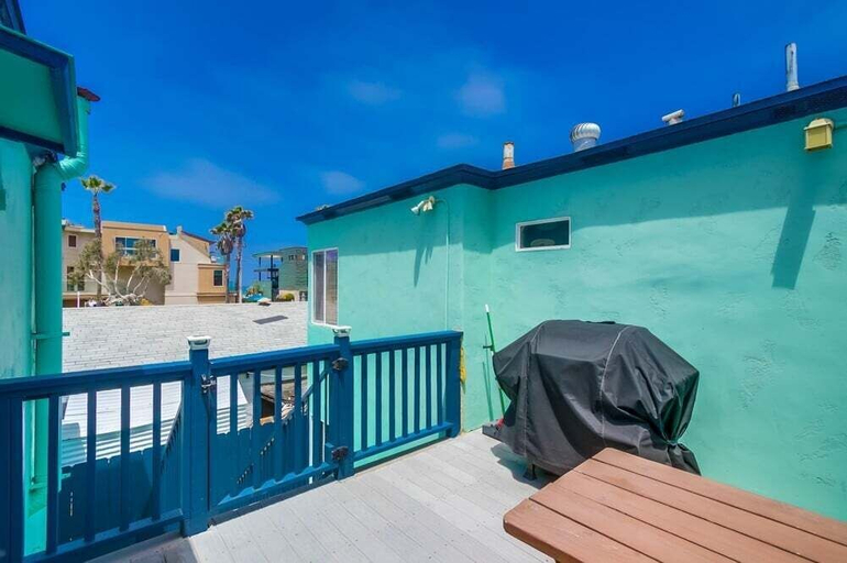 Others 5, Manhattan Shores 1A, San Diego