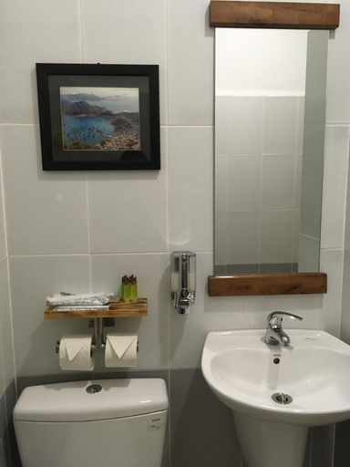 Bathroom 5, The Alley Hostel, Nha Trang