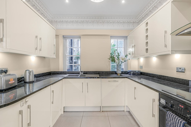 Room 2, Elegant 5bed House Next to Harrods Knightsbridge, London