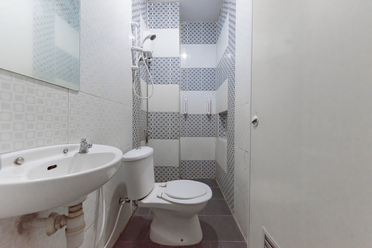 Bathroom 9