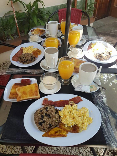 Food & Drinks 5, Hotel Don Robert, Puntarenas