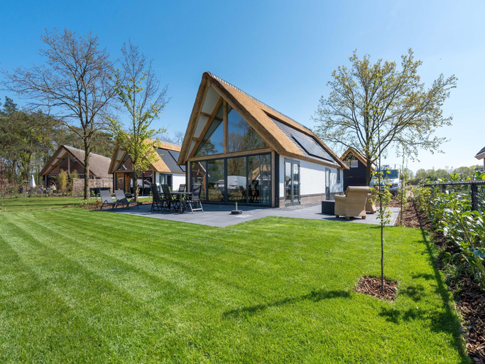 Others 5, Holiday Home in Netherlands Pond View, Baarle-Nassau