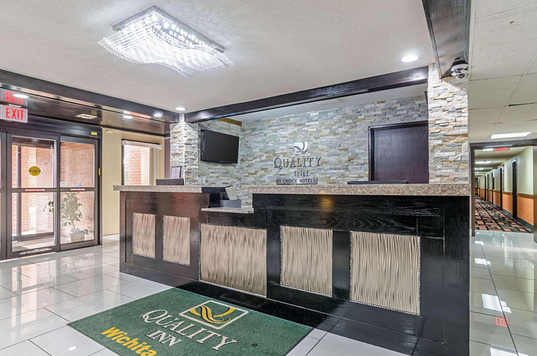 Public Area 2, Quality Inn South, Sedgwick