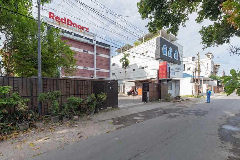 Others 5, RedDoorz @ Jalan Krakatau Medan, Medan