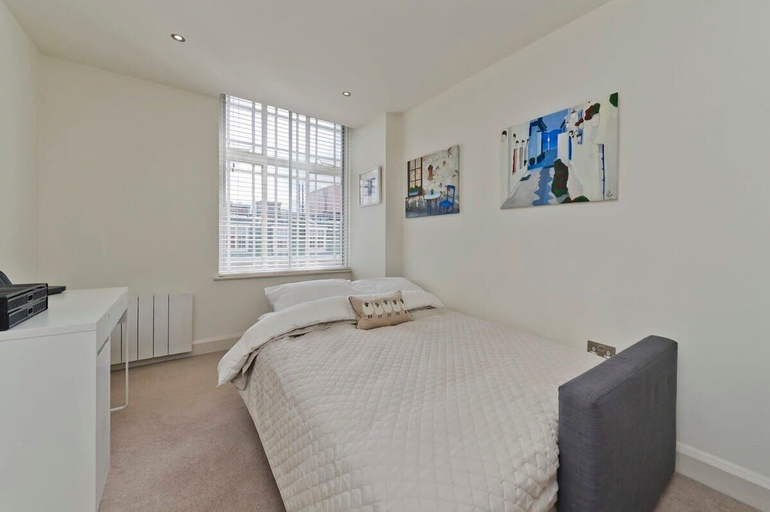 Others 3, 2 Bedroom Apartment - Bayswater, London