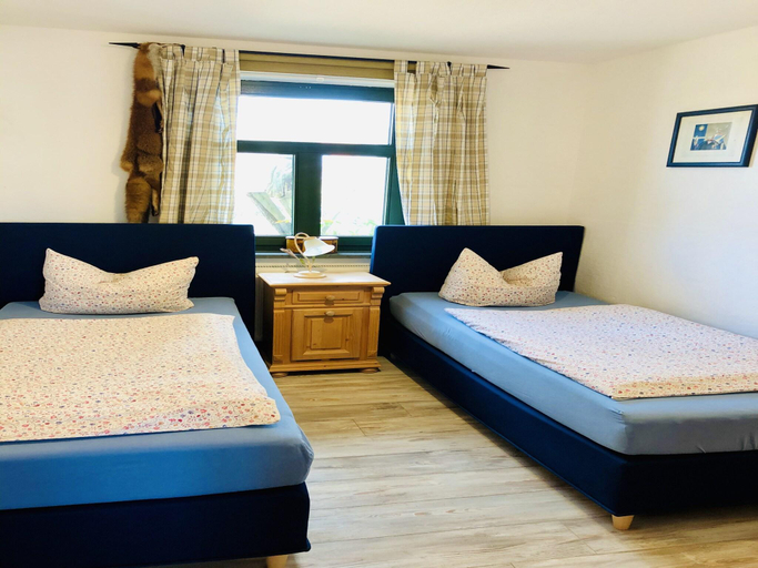 Bedroom 4, Idyllische Wohnung mit Pool in Mecklenburg, Mecklenburgische Seenplatte