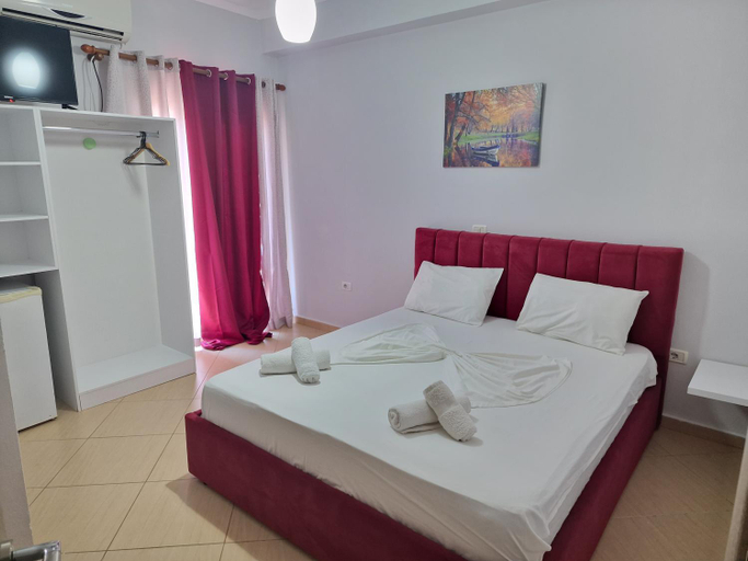 Bedroom 2, Soare, Sarandës